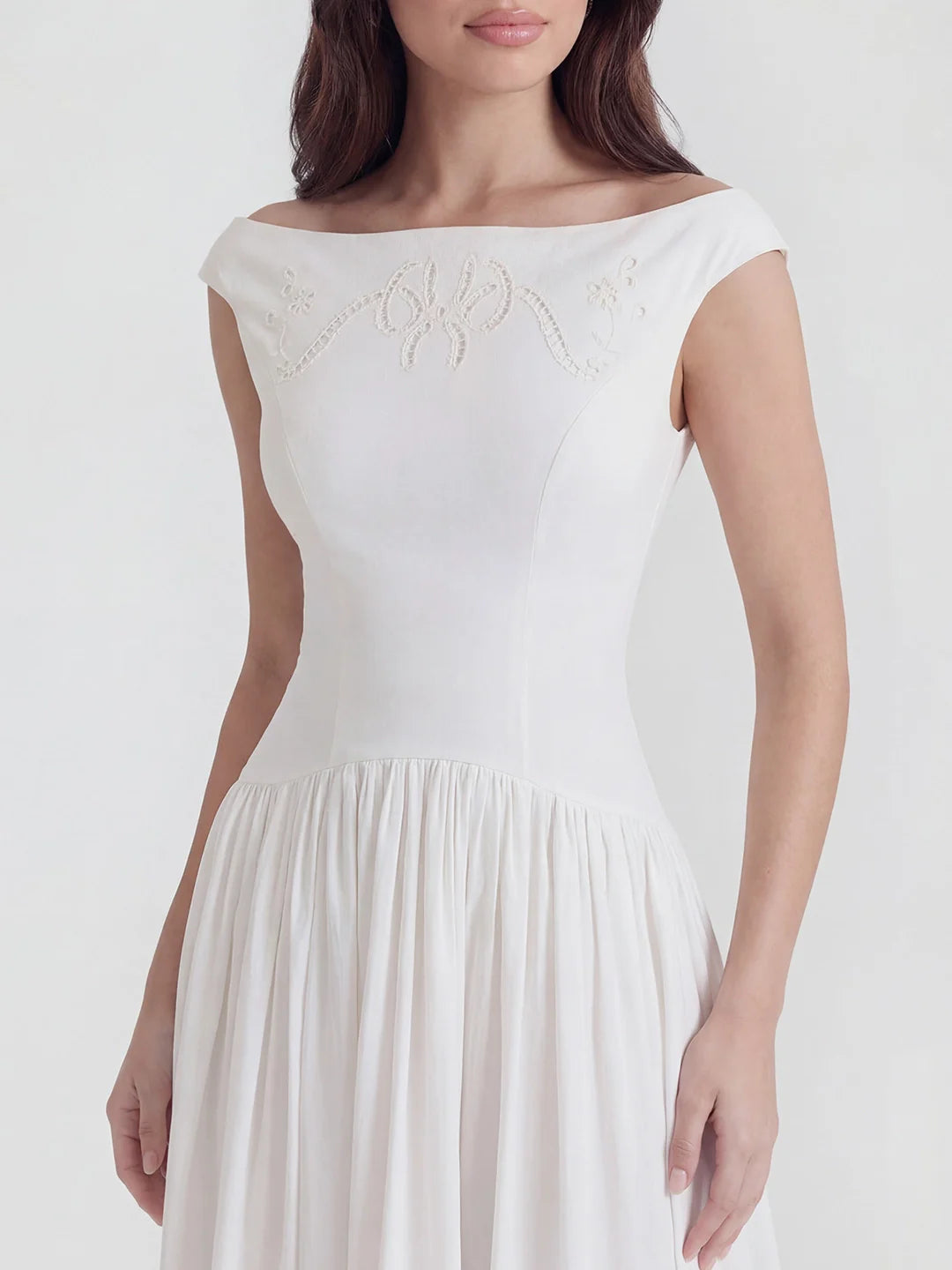Exquisite Boat Neck Fil-Coupé Maxi Dress