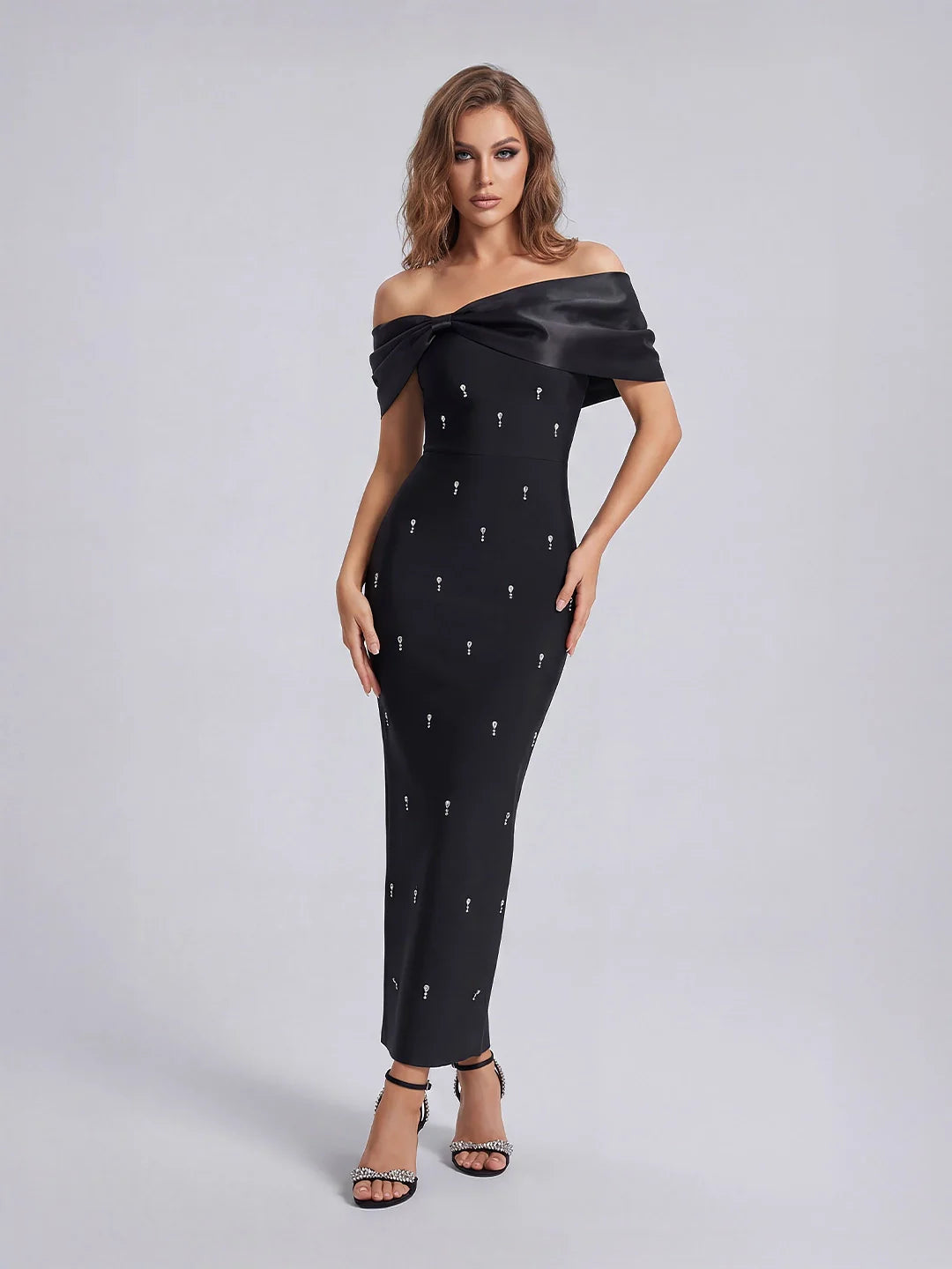 One-shoulder diamond bow bandage dress